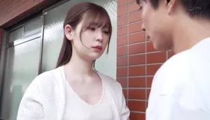 ông xã tẻ nhạt, cô vợ nhận ra cậu thanh niên nhà sát bên tốt hơn