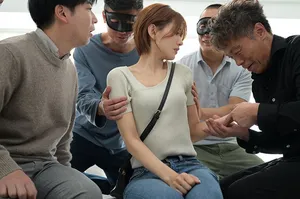 Anh xã thổ lộ nỗi lòng với vợ yêu về sở thích “anh muốn nhìn em bị phang tập thể”